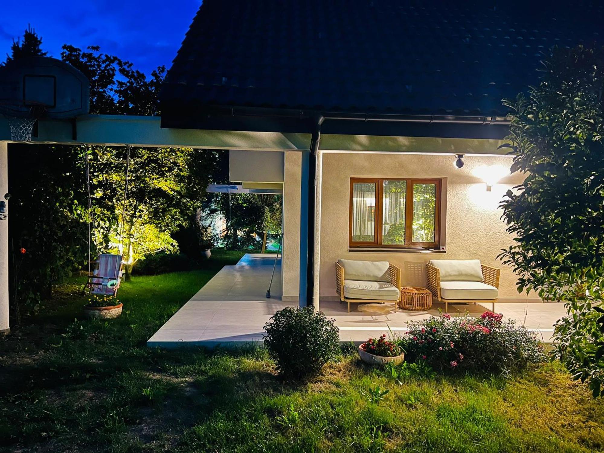 Villa Evie'S Tree House Dragomirna Exterior foto