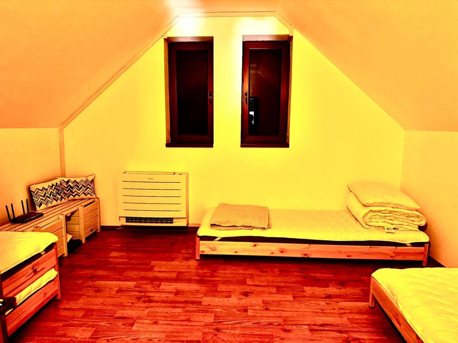 Villa Evie'S Tree House Dragomirna Exterior foto